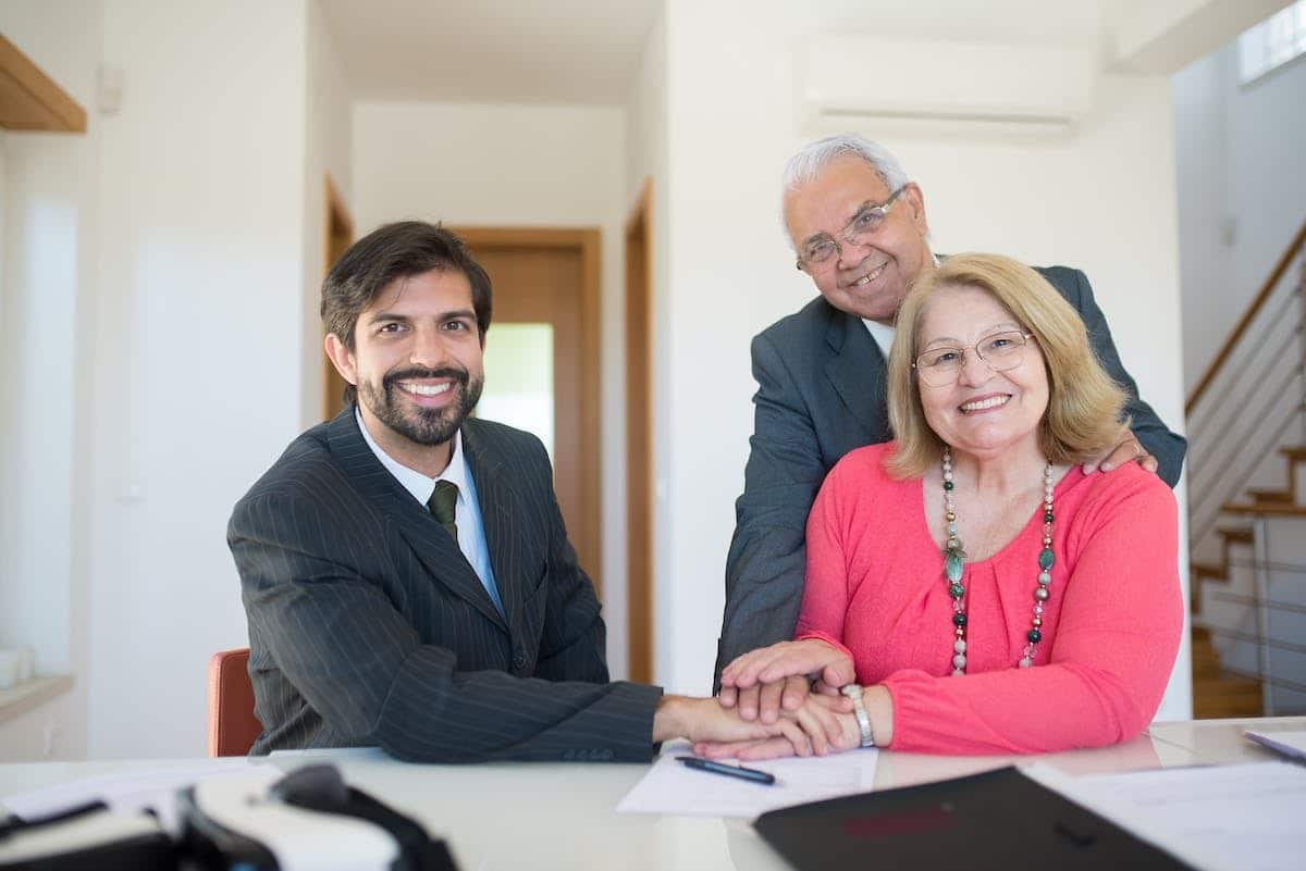 Services numériques pour seniors en immobilier : un panorama détaillé et optimisé